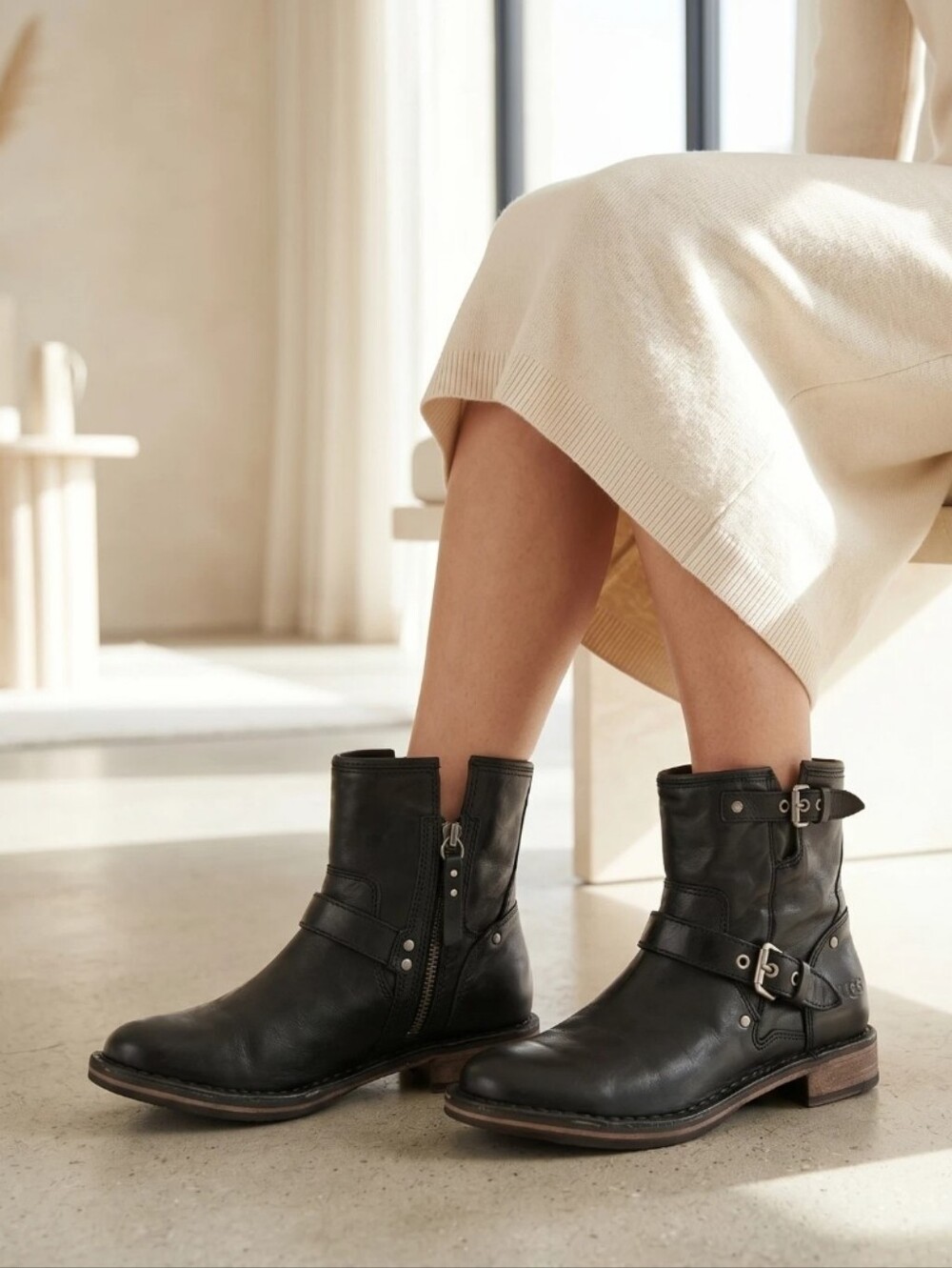 UGG Boho Chic Moto Ankle Boots Buckle Combat Biker Leather Sheepskin Insole 9